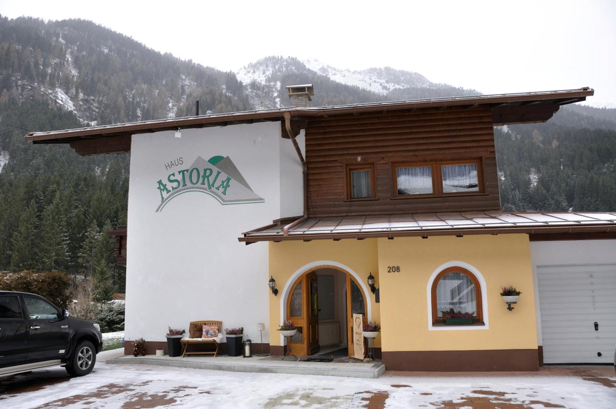 Haus Astoria Apartment Sankt Leonhard im Pitztal Exterior photo