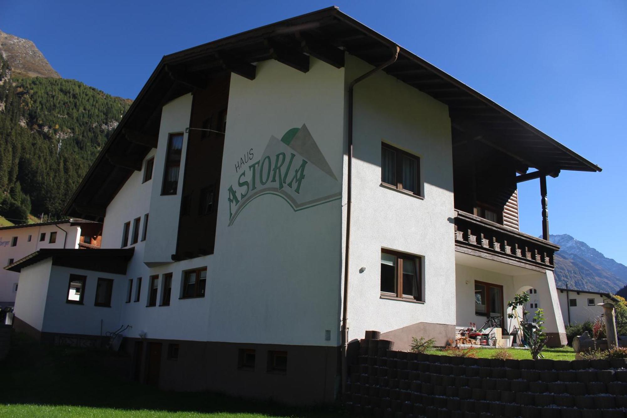 Haus Astoria Apartment Sankt Leonhard im Pitztal Exterior photo